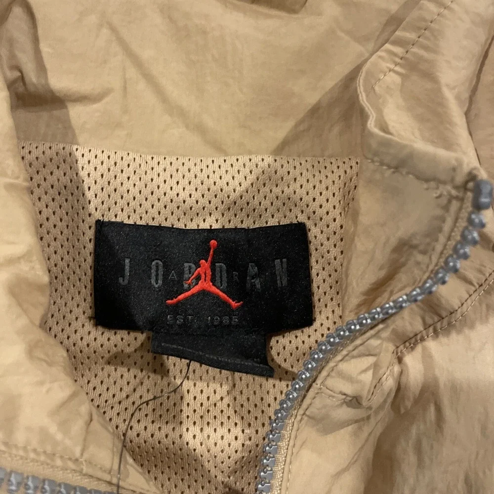 Jordan Essentials Men's‎ Warmup Jacket Hemp-Sail FB7294-200 Mens Size Small NWT
